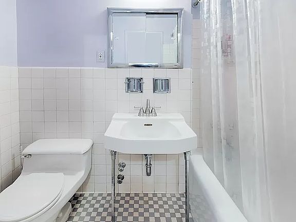 5th image of 425 E 79th St APT 14D