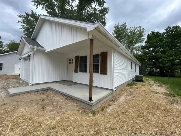 1279 Pearl Street, Austin, IN 47102