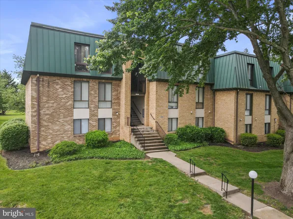 1018 Brinker Dr APT 301, Hagerstown, MD 21740