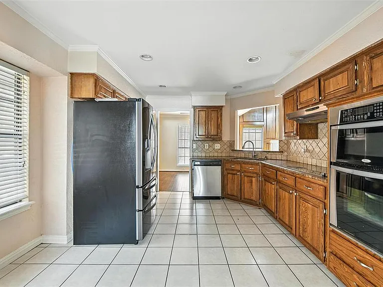 300 Saint Emelion Ct — Photo 8