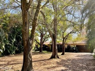 3860 Afton Cir, Sarasota, FL 34233