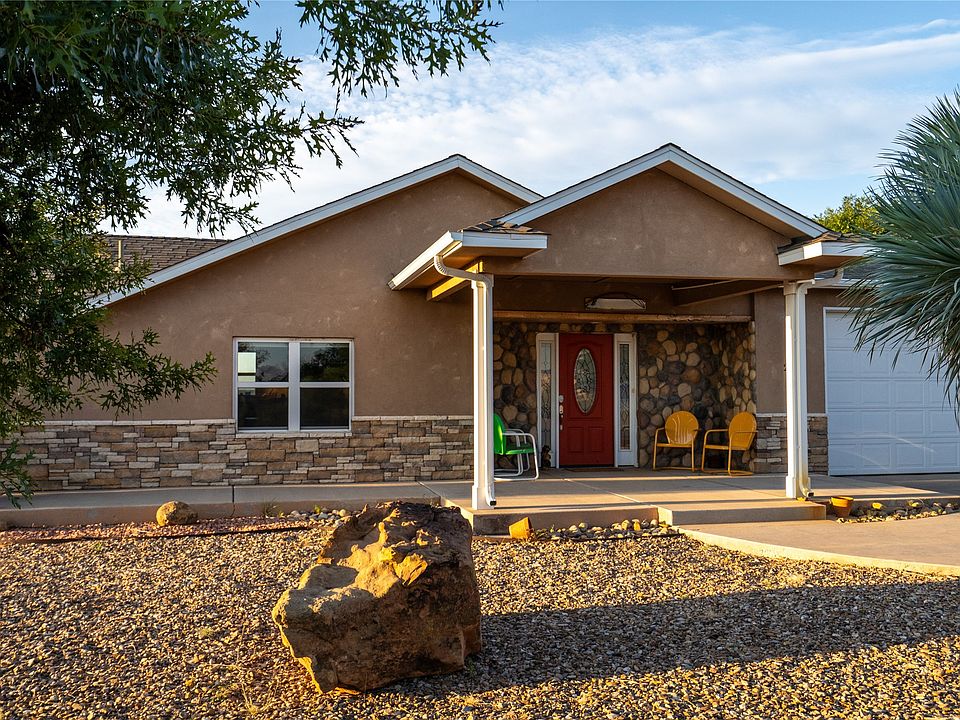 1st image of 210 Ridgecrest