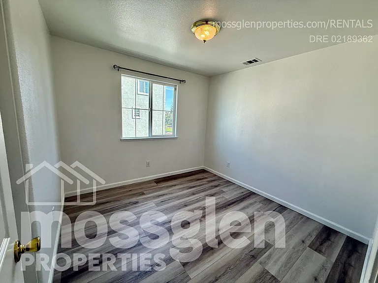 141 Chelwood Ln — Photo 28