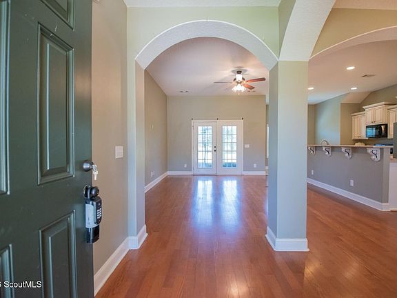 4th image of 1038 Sand Dollar Way