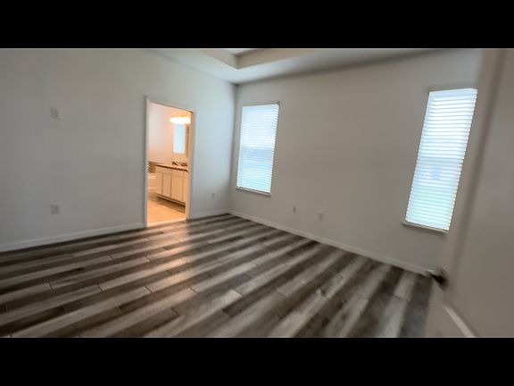 5th image of 720 E Victoria Trails Blvd