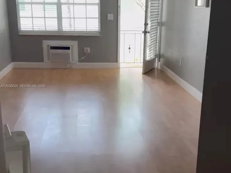 1611 West Ave #10 — Photo 1