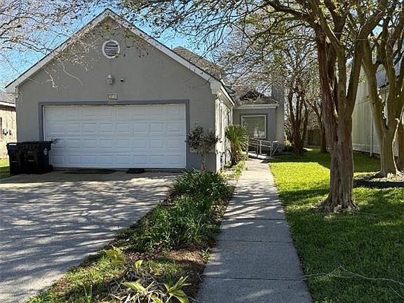 2nd image of 111 E Point Ct