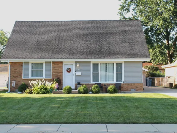 5237 Pleasant Ln, Crestwood, IL 60418