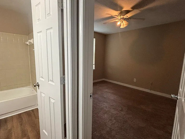 1909 Nekoma Ct — Photo 15