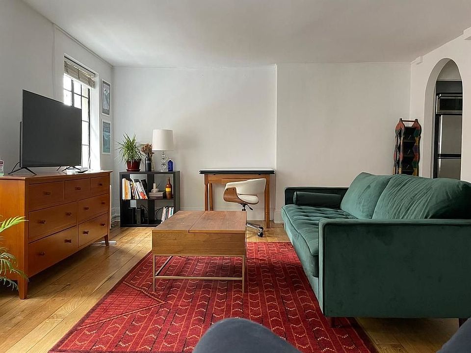 1st image of 9 W 10th St APT 4F