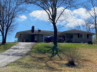 407 Maple Ave, Oliver Springs, TN 37840