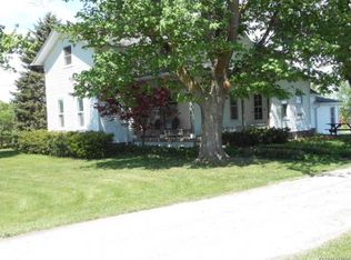 9475 Ridge Rd, Middleport, NY 14105