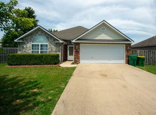 2409 Linden Cir, Springdale, AR 72764