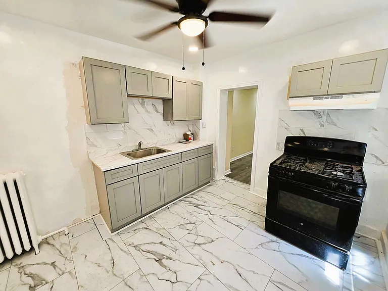 5828 Knox St — Photo 2