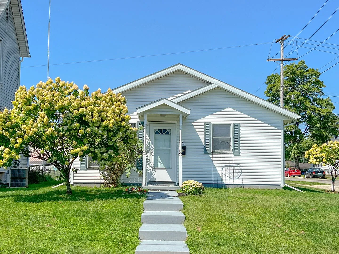 Gorgeous 3BR Ranch Rental Home in Newark - Available Mid August! — Photo 1