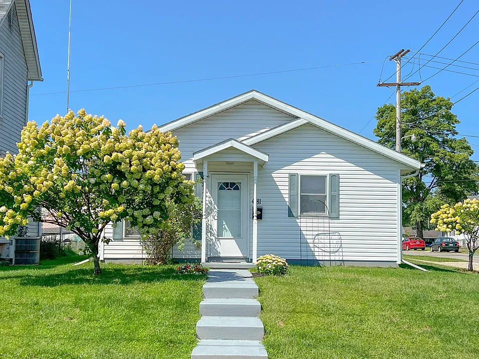 681 Maple Ave