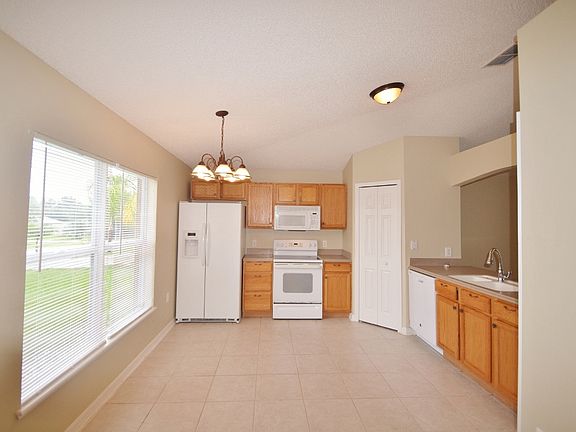 2nd image of 1556 Deerfield Ave