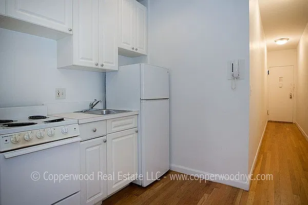 Rented by Copperwood Real Estate | media 11