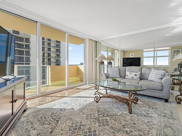 5440 N Ocean Dr #907 — Photo 15