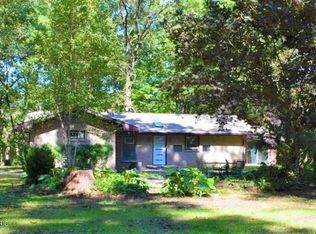 26205 Hillview Dr, Edwardsburg, MI 49112