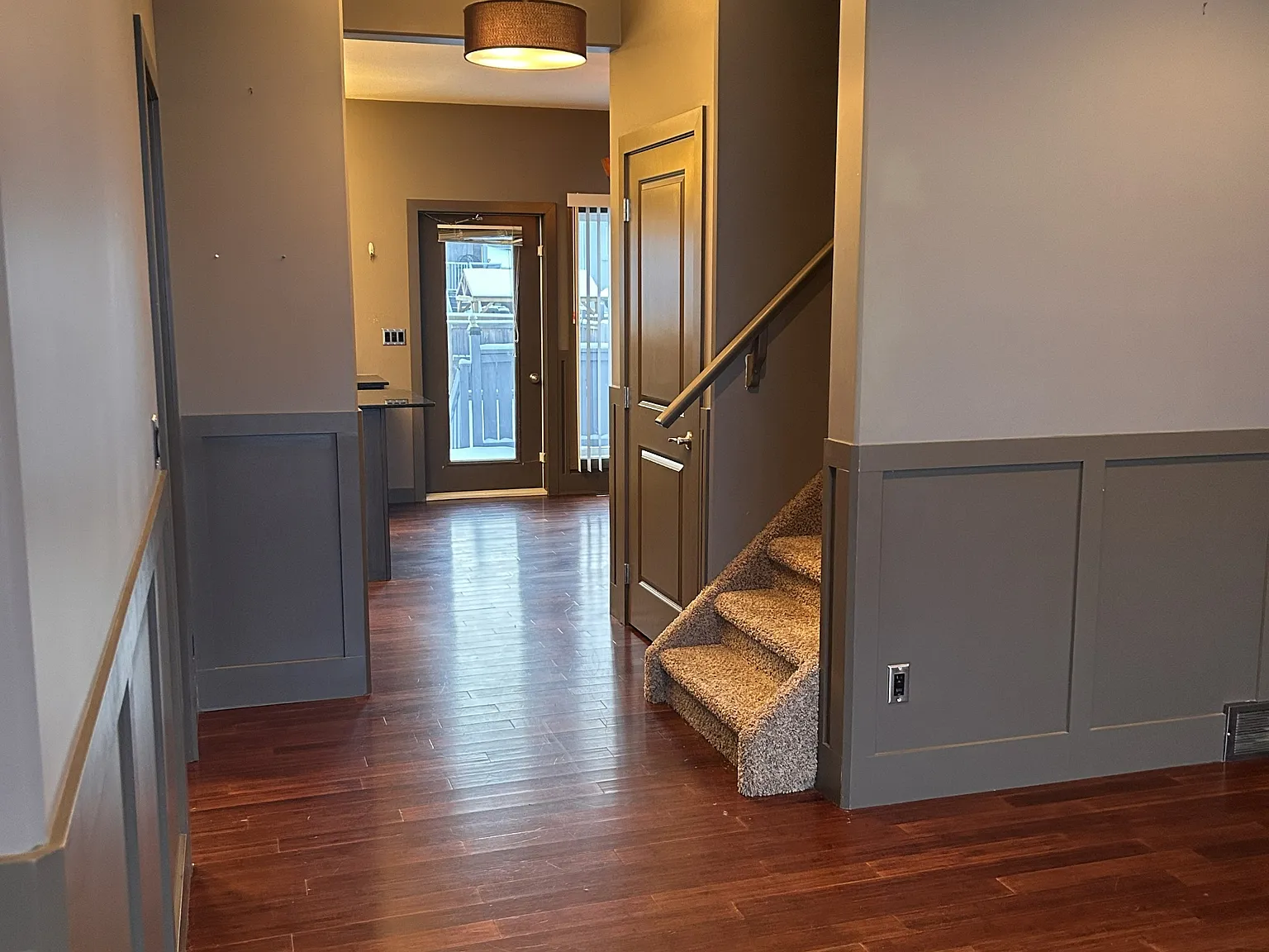 411 Hampton Circle — Photo 4