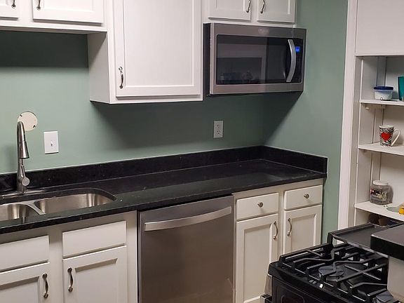 2nd image of 6589 Newbridge Dr