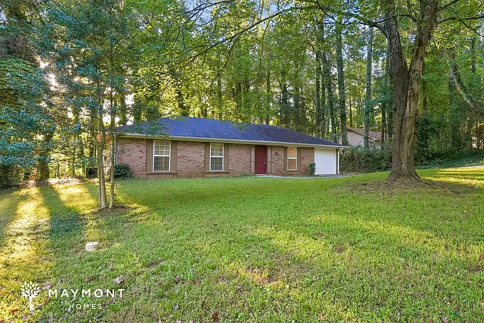 3 bed, 2.0 bath, 1202 sqft, $1,645 — Photo 3