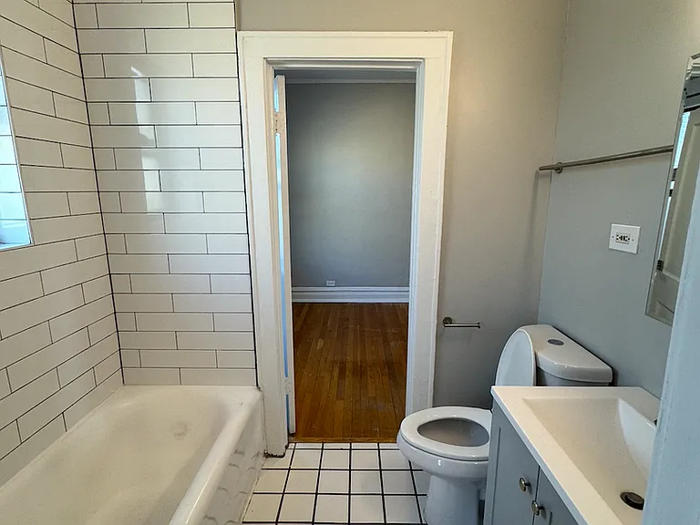 605 Hinman — Photo 60