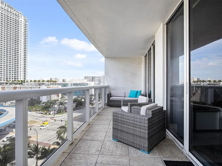 1800 S Ocean Dr #909 — Photo 16