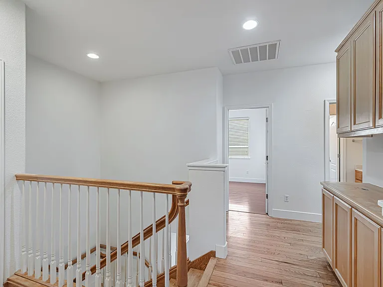 118 Copper Beech Gln — Photo 26