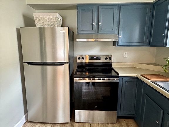 3rd image of 4125 Longview Ave
