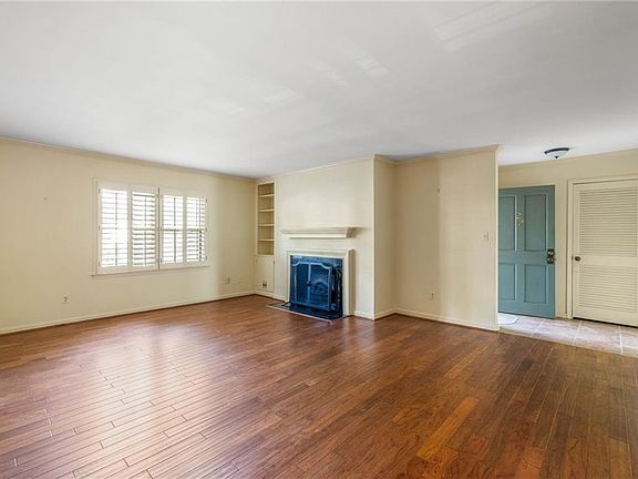4th image of 22 Glenald Way NW