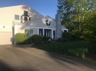 7596 NE Meadowmeer Ln, Bainbridge Island, WA 98110
