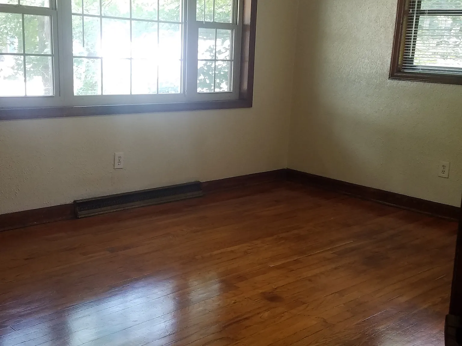2 bed, 988 sqft, $1,300 — Photo 2