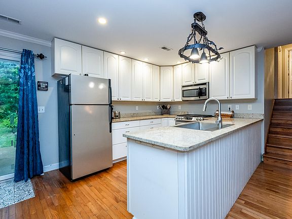 3rd image of 6278 Harrison St