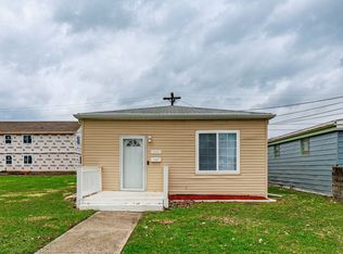 832 E 153rd St, Phoenix, IL