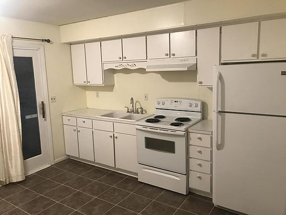 3rd image of 423 Oak St #B