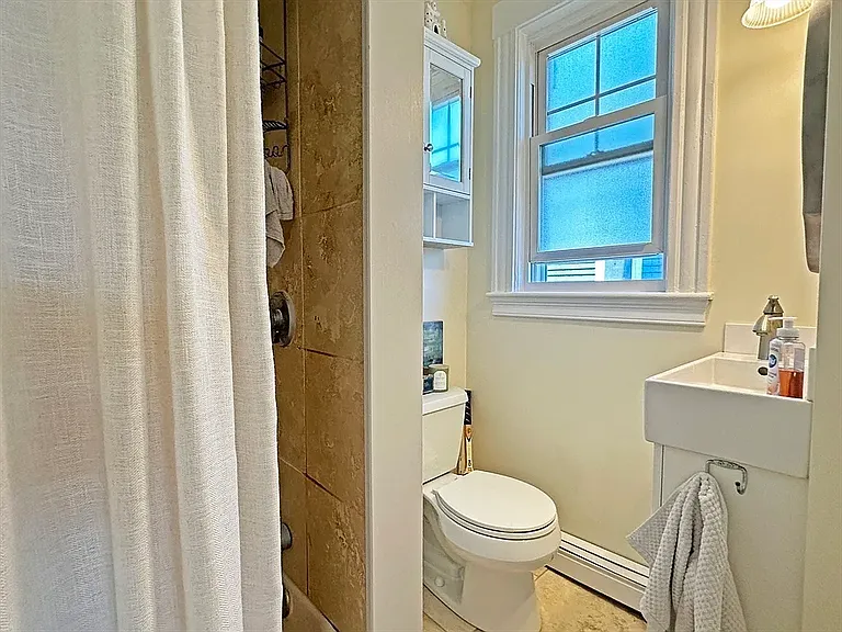 45 Westmoreland St #2R — Photo 9