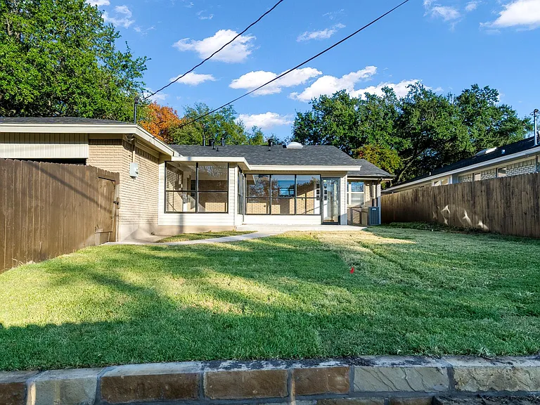 8635 Bacardi Dr — Photo 30
