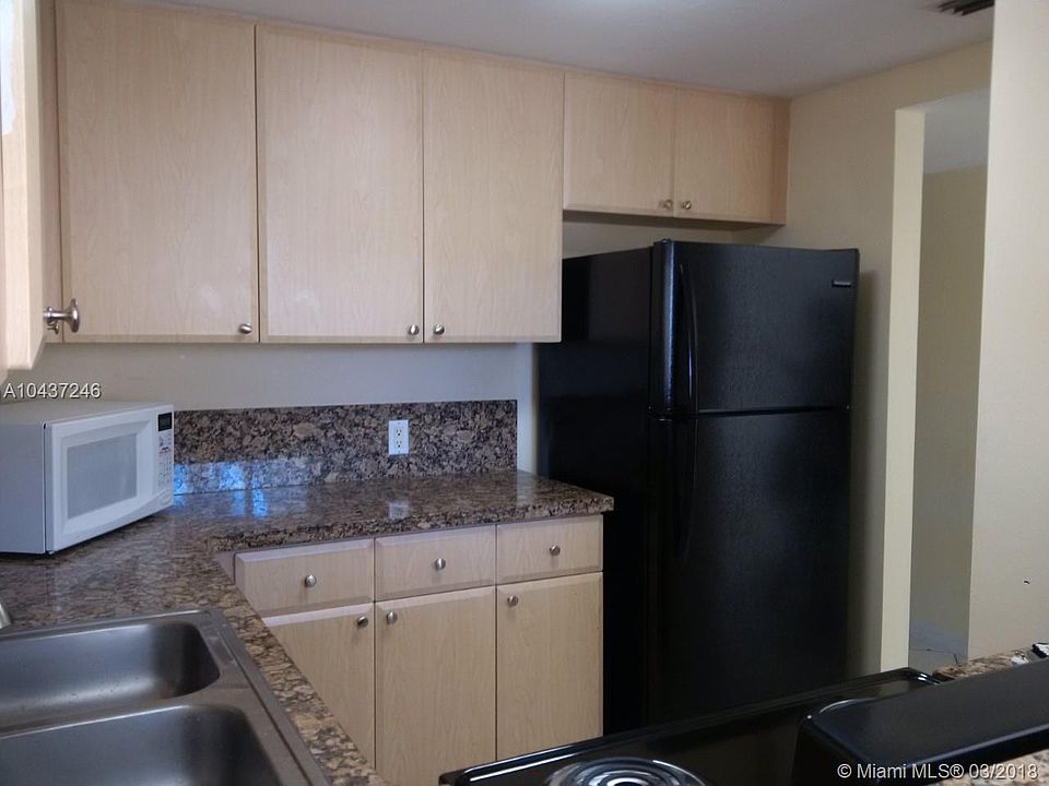 1st image of 12600 SW 91st Ave #0