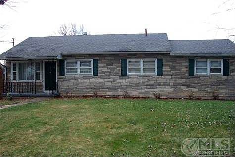1st image of 11 Cherokee Dr