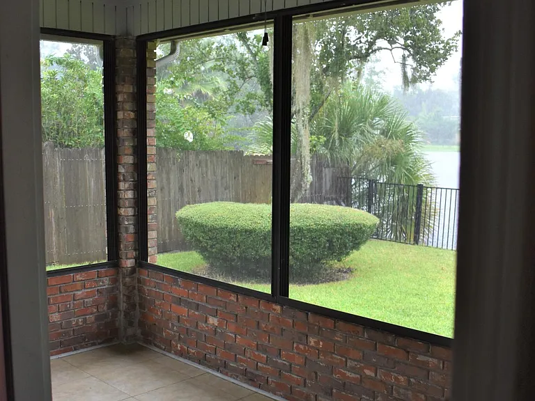 10439 Inverness Dr — Photo 35