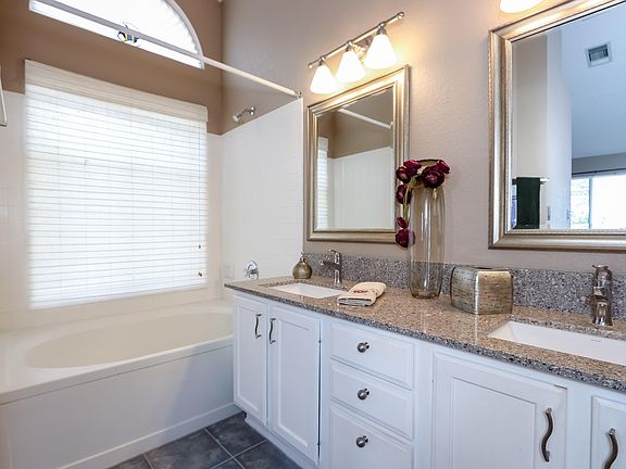 5th image of 2620 W Camino Del Medrano