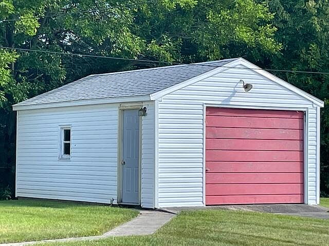2nd image of 1030 Clark Ave