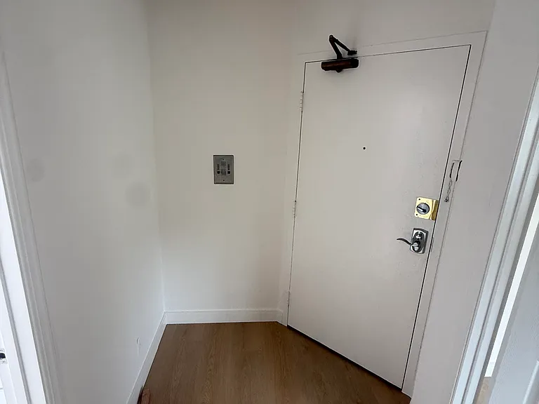 407 29th St #5 — Photo 14