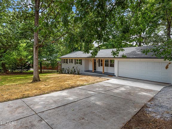 5th image of 609 Greenwood Dr