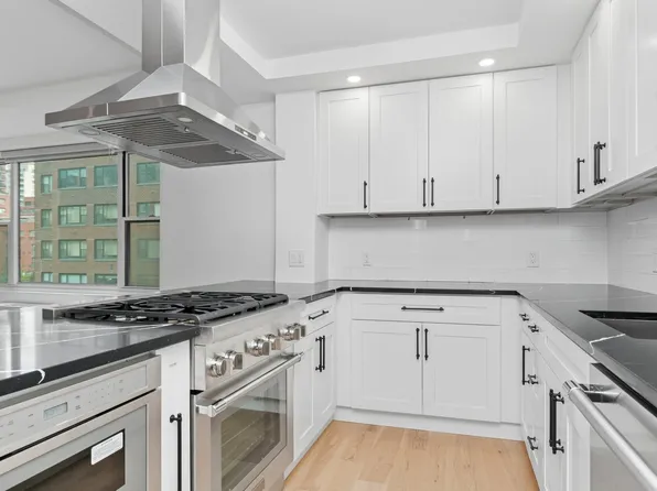 340 East 64th Street image 3 of 19