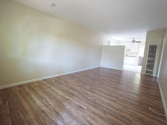 4th image of 5144 Towle Ct