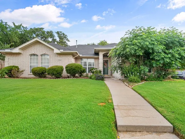 1253 Elmbrook Dr, Kennedale, TX 76060