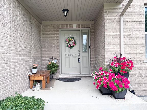 3rd image of 21010 Lakewoods Ln